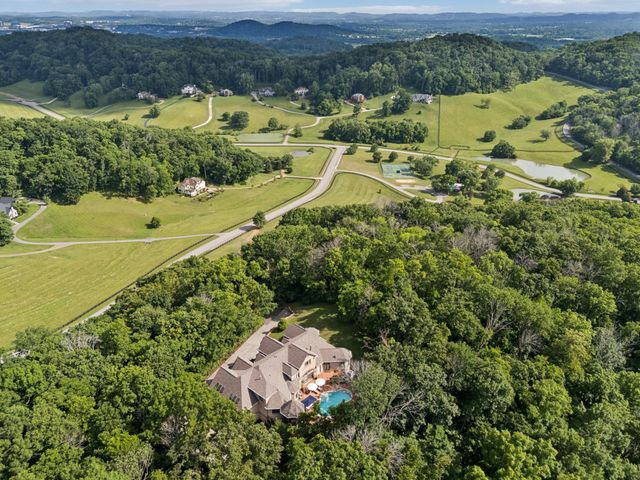 3021 Smith Ln, Franklin, TN 37069