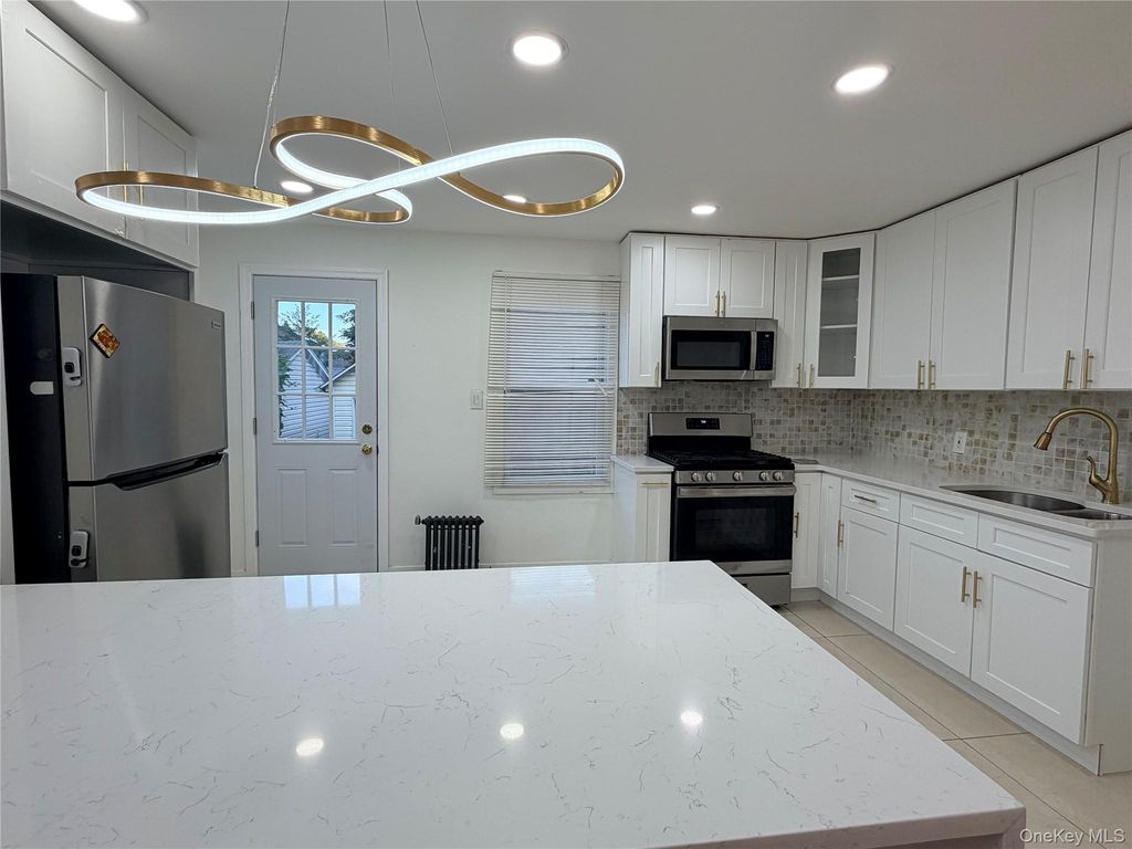 16414 81st Avenue, Fresh Meadows, NY 11432 — photo 5