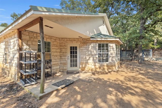 488 County Road 217, Collinsville, TX 76233