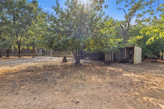488 County Road 217, Collinsville, TX 76233