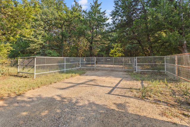 488 County Road 217, Collinsville, TX 76233