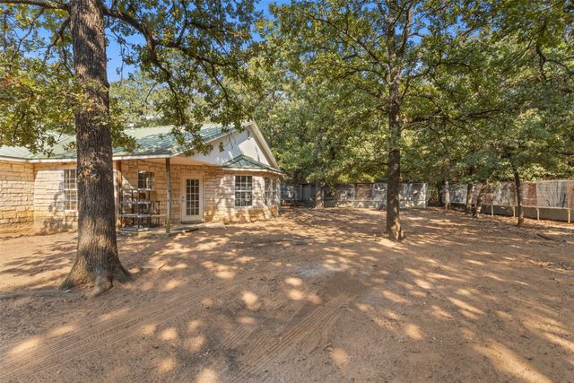 488 County Road 217, Collinsville, TX 76233