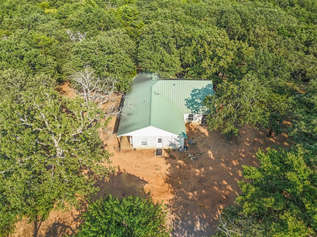 488 County Road 217, Collinsville, TX 76233