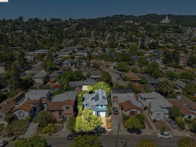 2420 Carmel St, Oakland, CA 94602