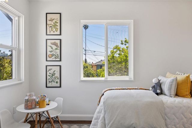 2420 Carmel St, Oakland, CA 94602