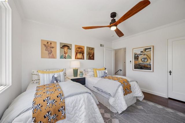 2420 Carmel St, Oakland, CA 94602