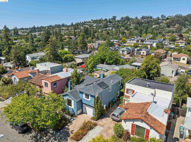 2420 Carmel St, Oakland, CA 94602