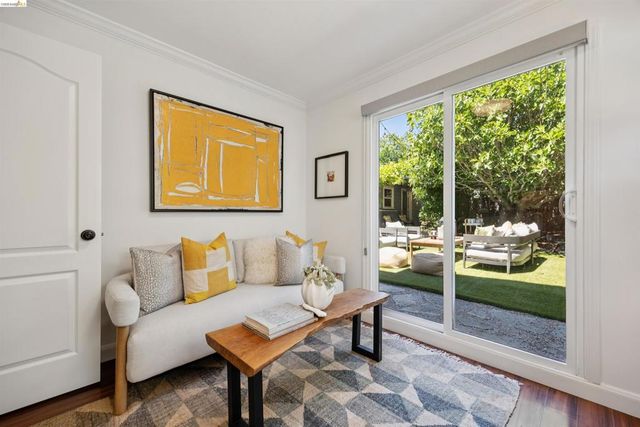 2420 Carmel St, Oakland, CA 94602