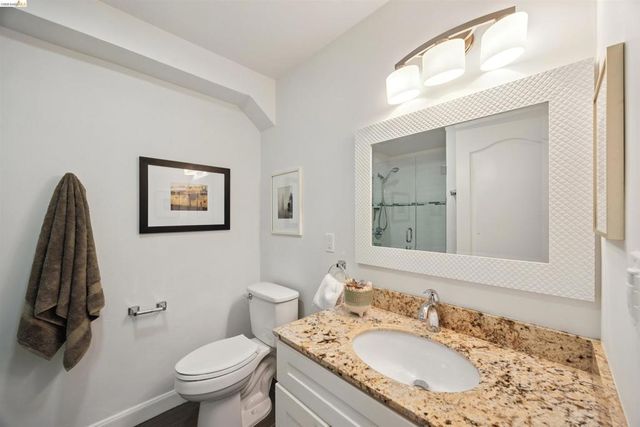 2420 Carmel St, Oakland, CA 94602