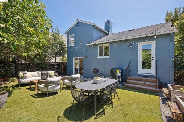 2420 Carmel St, Oakland, CA 94602