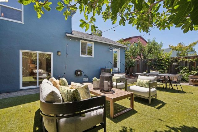 2420 Carmel St, Oakland, CA 94602