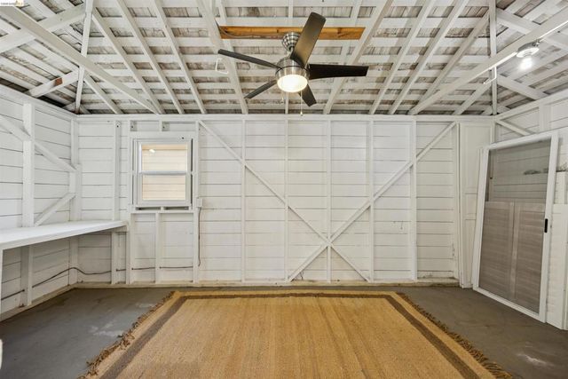 2420 Carmel St, Oakland, CA 94602