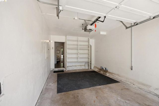 2420 Carmel St, Oakland, CA 94602