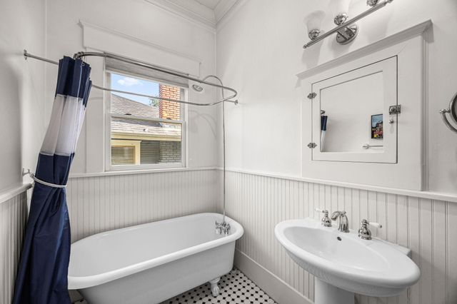 523 Highland Street, Houston, TX 77009