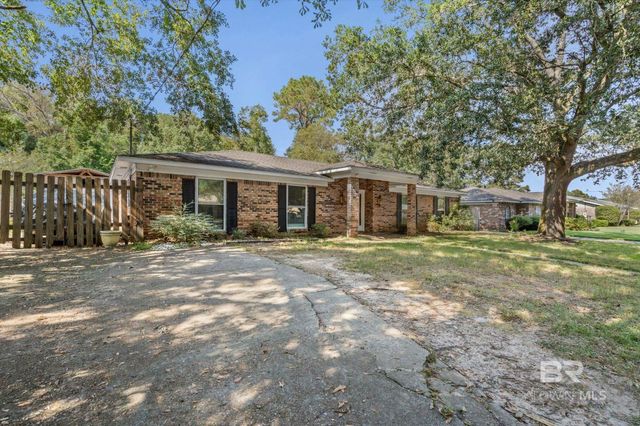 4220 S Spring Valley Drive, Mobile, AL 36693