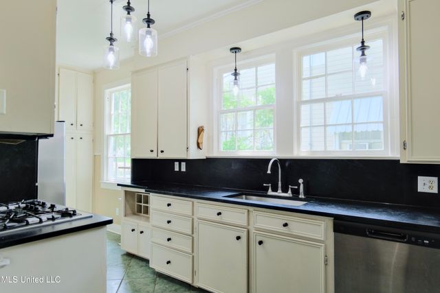 392 Ashburn Street, Natchez, MS 39120