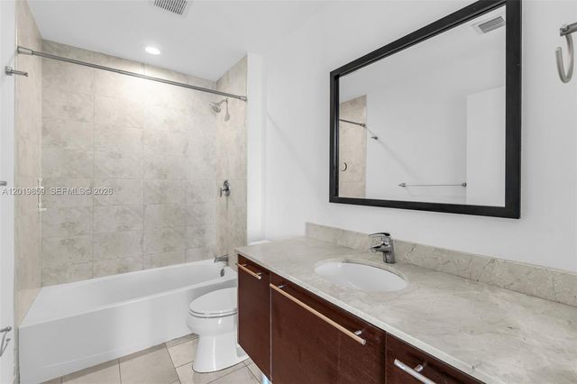 1900 N Bayshore Drive 3216, Miami, FL 33132