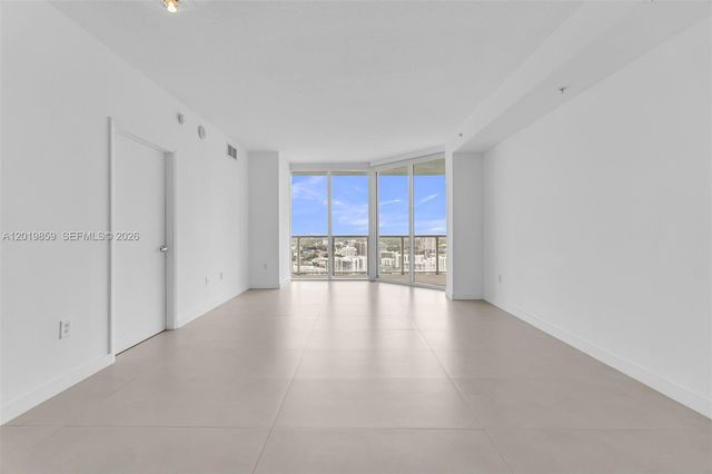 1900 N Bayshore Drive 3216, Miami, FL 33132