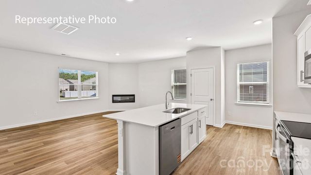 1437 7th Street Drive NE, Hickory, NC 28601