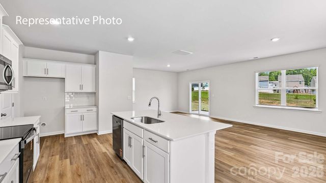 1437 7th Street Drive NE, Hickory, NC 28601