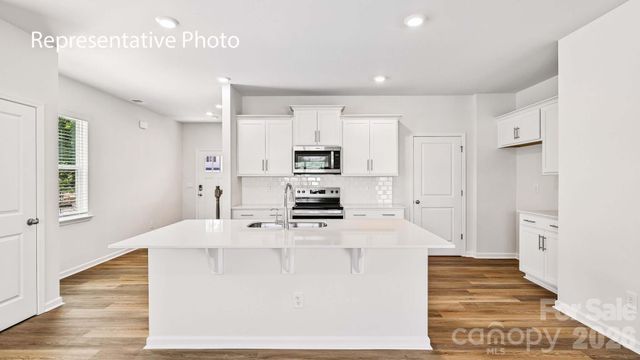 1437 7th Street Drive NE, Hickory, NC 28601