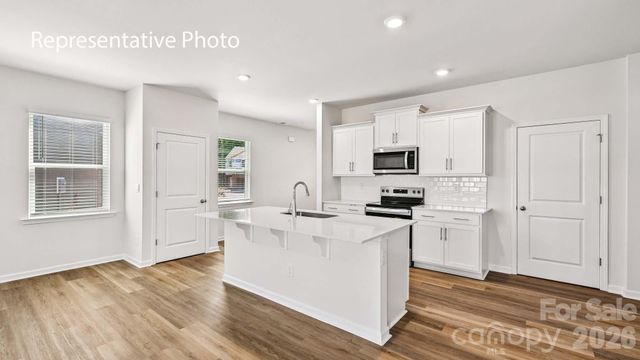 1437 7th Street Drive NE, Hickory, NC 28601