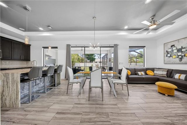 4634 Catalina LN, Bonita Springs, FL 34134