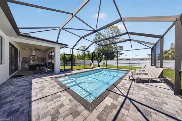 4634 Catalina LN, Bonita Springs, FL 34134