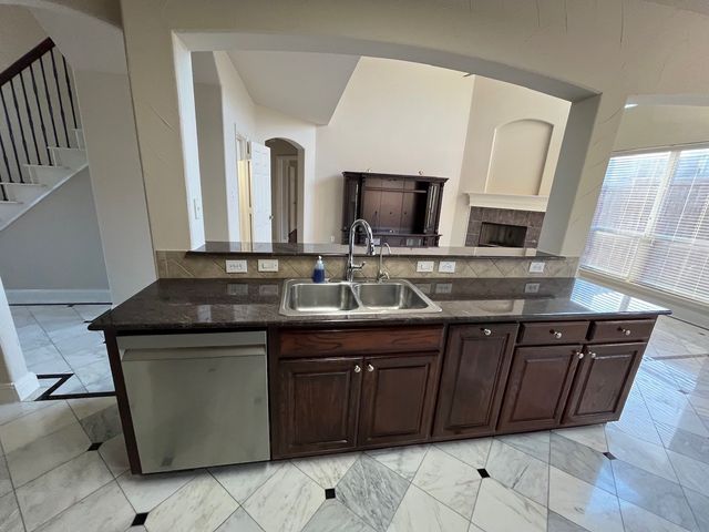 1145 Valley Vista Drive, Irving, TX 75063