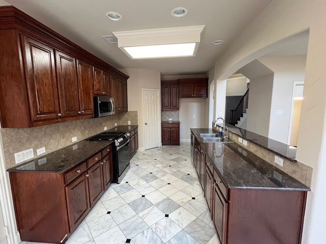 1145 Valley Vista Drive, Irving, TX 75063