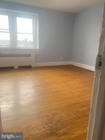 3041 KNORR ST, Philadelphia, PA 19149