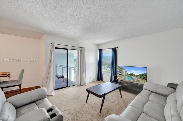 505 S Pine Island Road 405B, Plantation, FL 33324