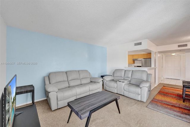 505 S Pine Island Road 405B, Plantation, FL 33324
