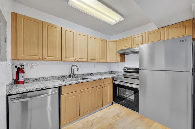 505 S Pine Island Road 405B, Plantation, FL 33324