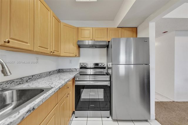 505 S Pine Island Road 405B, Plantation, FL 33324