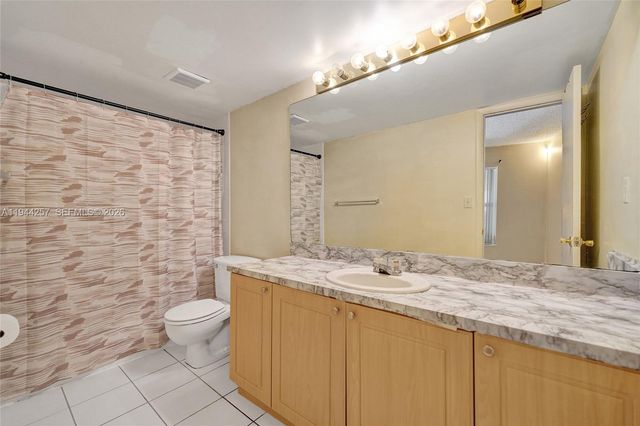 505 S Pine Island Road 405B, Plantation, FL 33324
