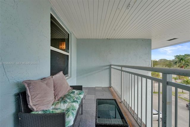 505 S Pine Island Road 405B, Plantation, FL 33324