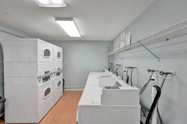 505 S Pine Island Road 405B, Plantation, FL 33324