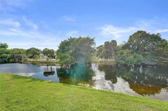 505 S Pine Island Road 405B, Plantation, FL 33324