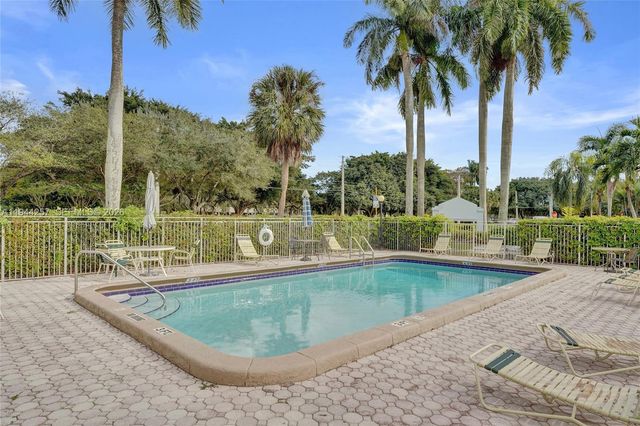 505 S Pine Island Road 405B, Plantation, FL 33324