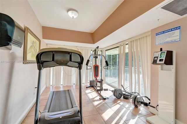 505 S Pine Island Road 405B, Plantation, FL 33324