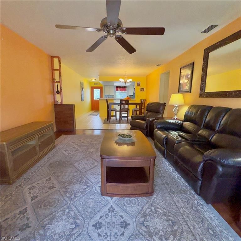 Image 7 of property listing at 1414 SE 46th ST 2B, Cape Coral, FL 33904