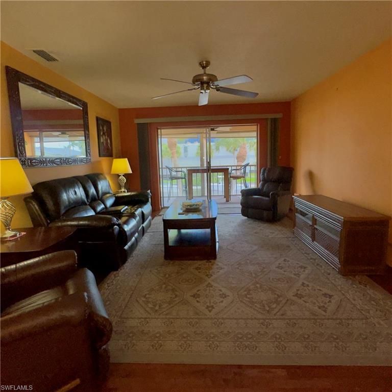 Image 8 of property listing at 1414 SE 46th ST 2B, Cape Coral, FL 33904