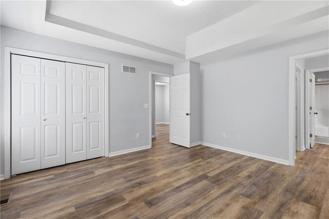 2358 NE Overbrook Drive, Blue Springs, MO 64029