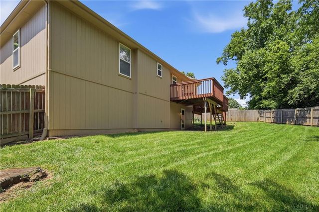 2358 NE Overbrook Drive, Blue Springs, MO 64029