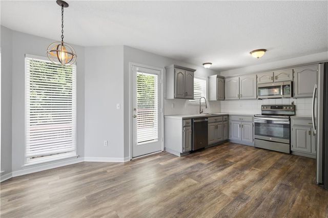 2358 NE Overbrook Drive, Blue Springs, MO 64029