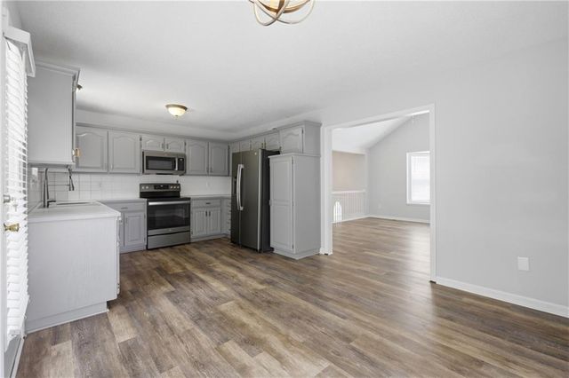 2358 NE Overbrook Drive, Blue Springs, MO 64029