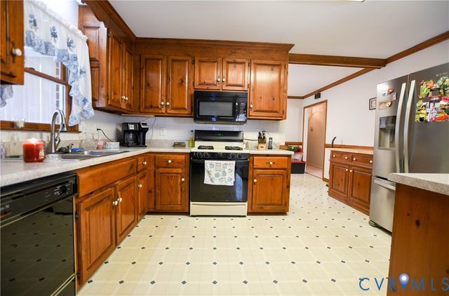 427 Pine Ln, King William, VA 23086