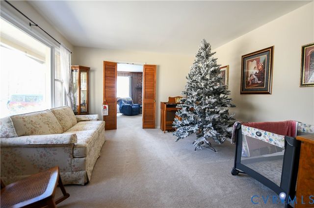 427 Pine Ln, King William, VA 23086