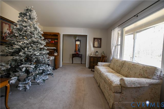 427 Pine Ln, King William, VA 23086